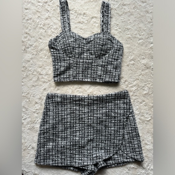 Madden NYC Two Piece Set - Picture 2 of 5